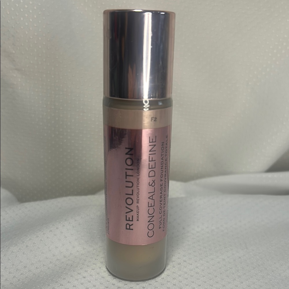 F2 - Revolution Conceal & Define Full Coverage Foundation 23ml